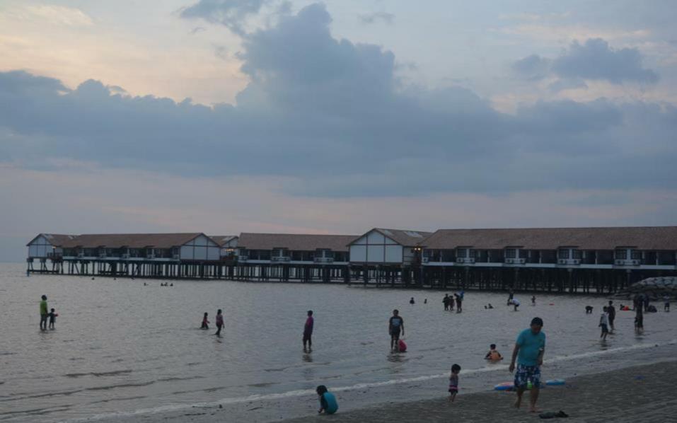 Cozy Seaview Glory Beach Resort Anc Port Dickson Bagian luar foto
