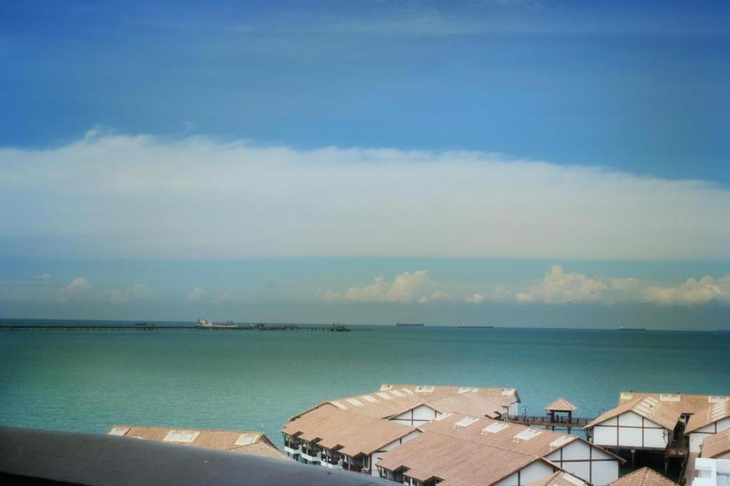 Cozy Seaview Glory Beach Resort Anc Port Dickson Bagian luar foto