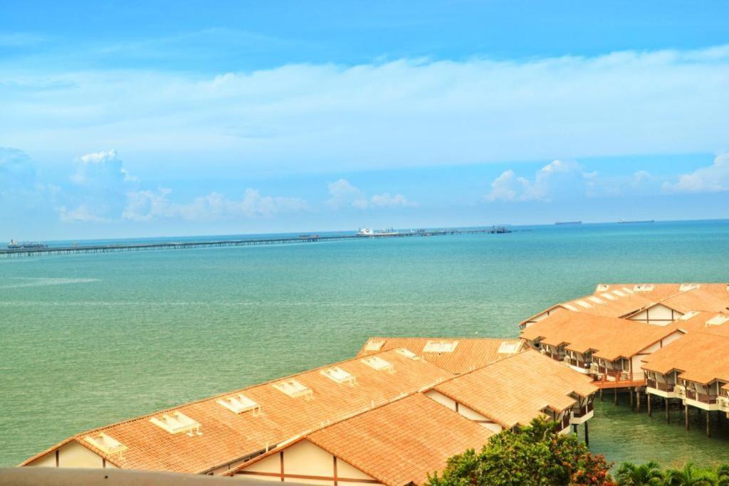 Cozy Seaview Glory Beach Resort Anc Port Dickson Bagian luar foto