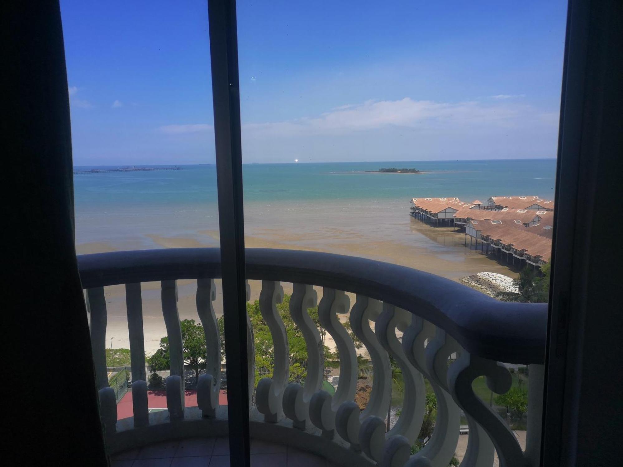 Cozy Seaview Glory Beach Resort Anc Port Dickson Bagian luar foto